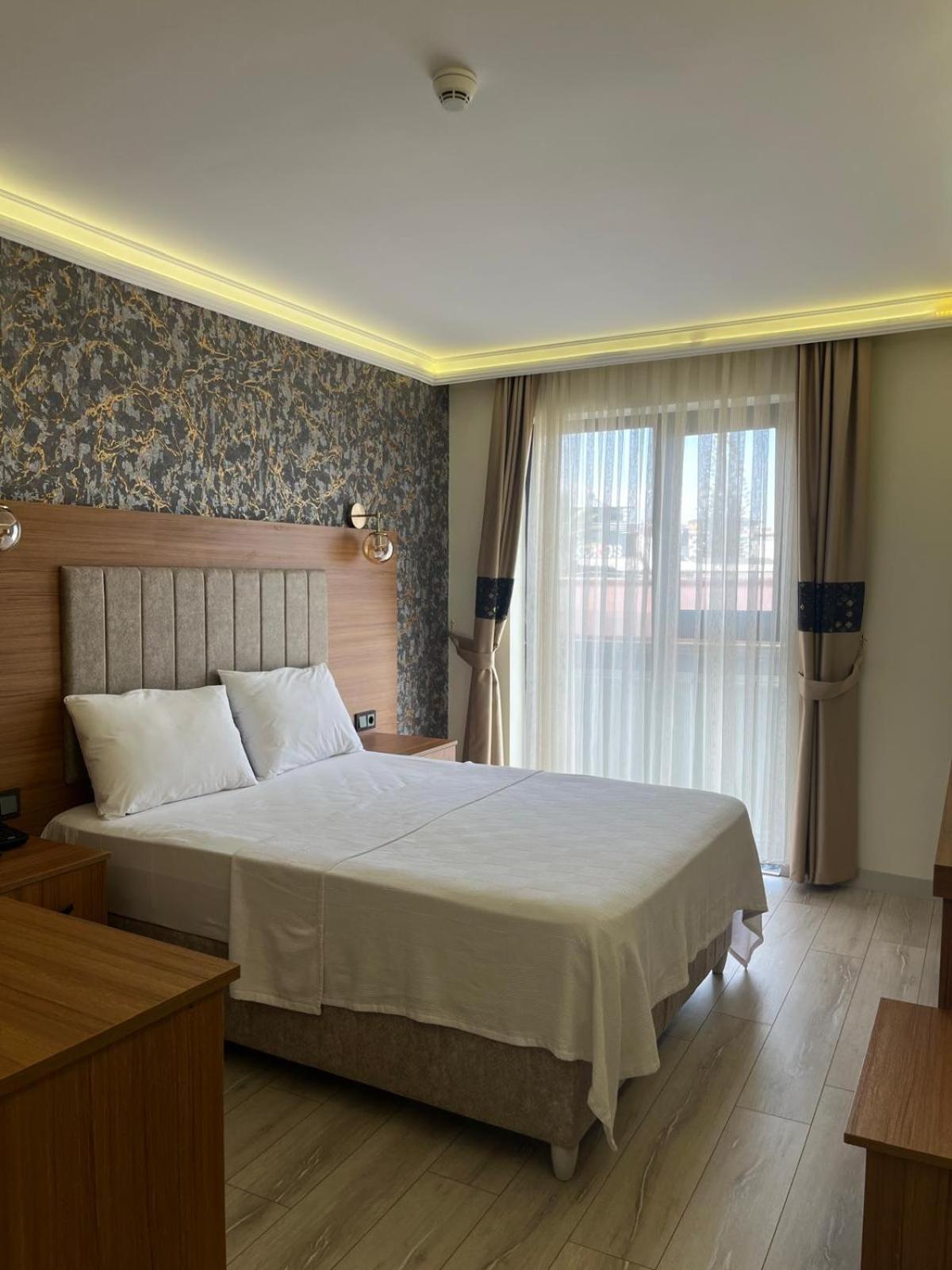 Golden Lux Hotel Antalia Esterno foto